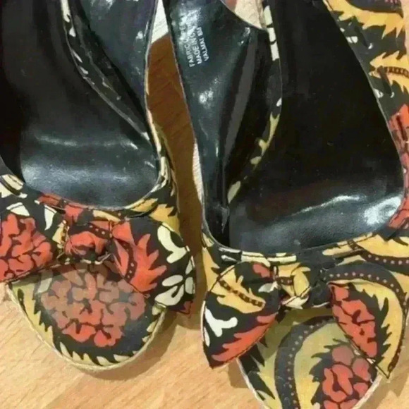 Shoes - 5 for 30$ FRANKIE AND DANNY open toed heels size 8